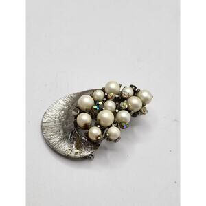 Vintage pearl cluster brooch rhinestone AB accent mid-century jewelry